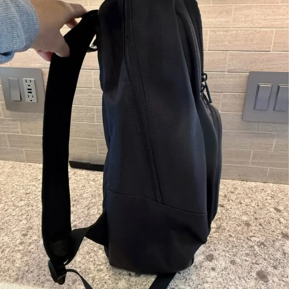 Victorinox Black‎ Laptop School Work Travel Backpack (Approx 14 x 18 x 7 inches)